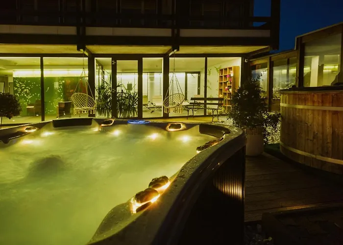 Pensjonat Hotel Hari Im Schlegeli *