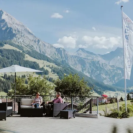 Hotel Hari Im Schlegeli Адельбоден