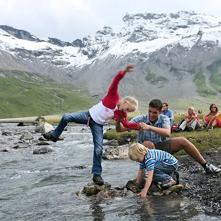 בית הארחה Hotel Hari Im Schlegeli