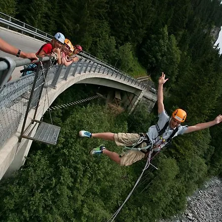 Hotel Hari Im Schlegeli *